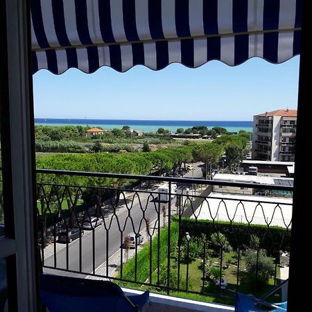 Appartamento Vista Mare Albenga Luaran gambar