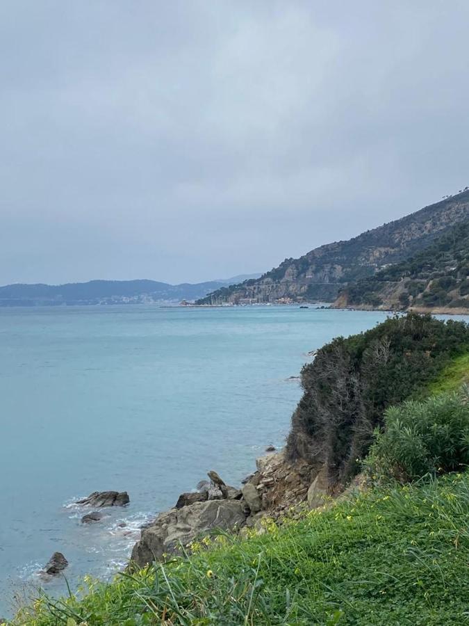 Appartamento Vista Mare Albenga Luaran gambar