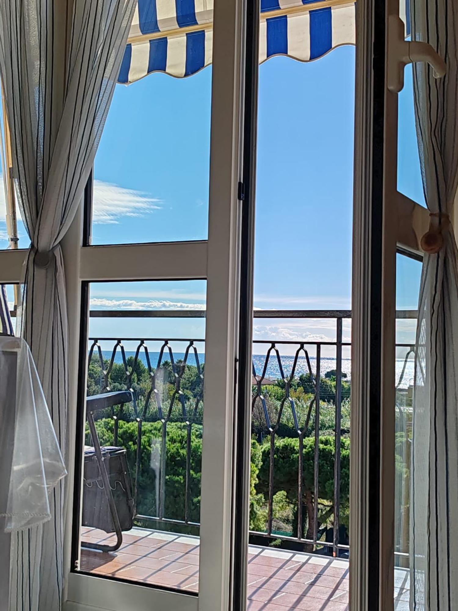 Appartamento Vista Mare Albenga Luaran gambar