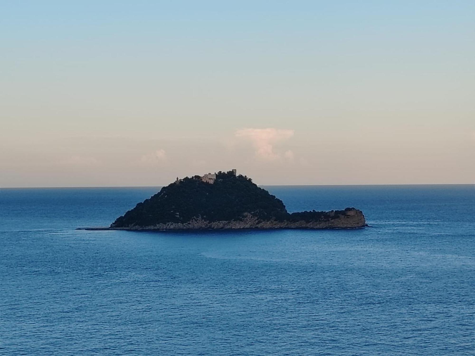 Appartamento Vista Mare Albenga Luaran gambar