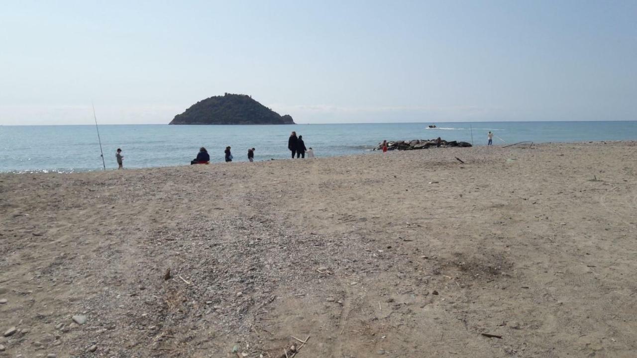Appartamento Vista Mare Albenga Luaran gambar